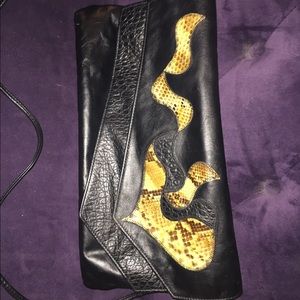 80,s leather black purse